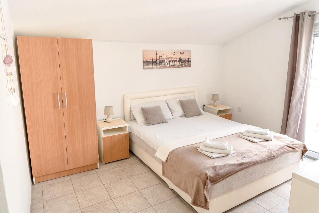 Guest House Jasna Budua Esterno foto