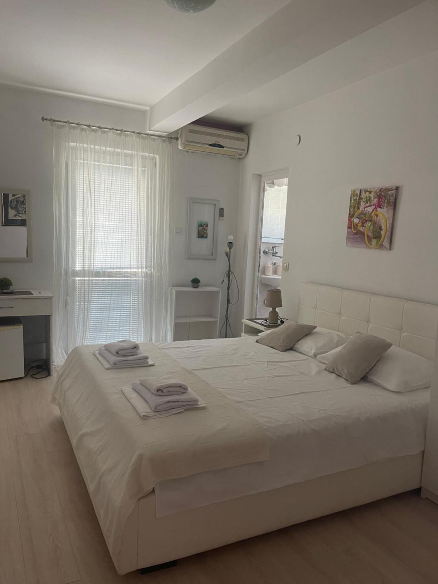 Guest House Jasna Budua Esterno foto